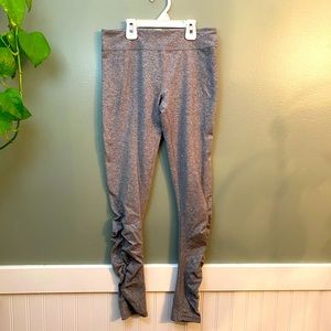 Ivivva Leggings, grey rouched, great condition, no signs of wear Size - 14 kids